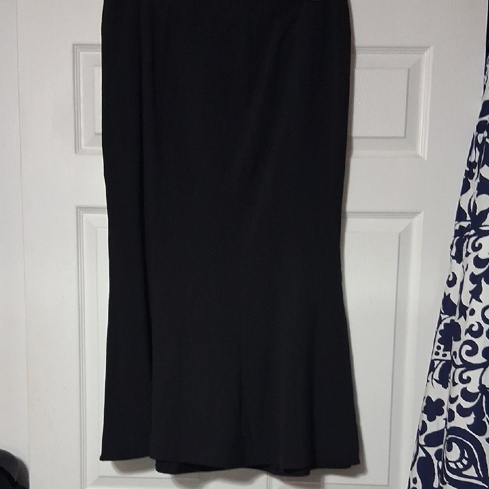 Cato Black Maxi Skirt - Sleek Flared Hem
